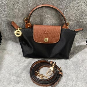 Longchamp Mini Svart Axelremsväska | Justerbar Avtagbar Axelrem
