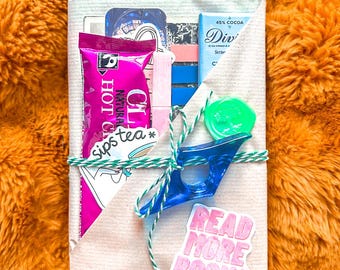 Blind Date with a Book Box | Preloved Mystery Book, Ethical Chocolate, Drink and extra treats
