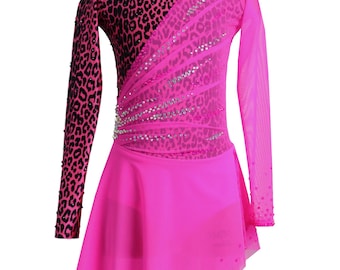 Eva kunstschaatsjurk | Roze wedstrijdjurk met luipaardprint | Schaatskostuum meisjes | Maat 140 cm | Handgemaakt in Finland