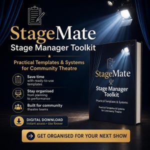 以下が含まれることがあります： StageMate Stage Manager Toolkitというタイトルの濃紺の本。白い文字とアイコンが特徴で、表紙にはクリップボードとディレクターズチェアのグラフィックが描かれています。テキストにはPractical Templates & Systems for Community Theatreと記載されています。