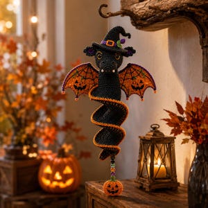 Halloween vindspinnare drake virkmönster, häxvinge spiraldrake PDF, hängande ornamentmönster