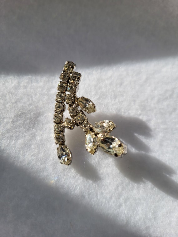 La-Rel Midcentury Rhinestone Pin View 4