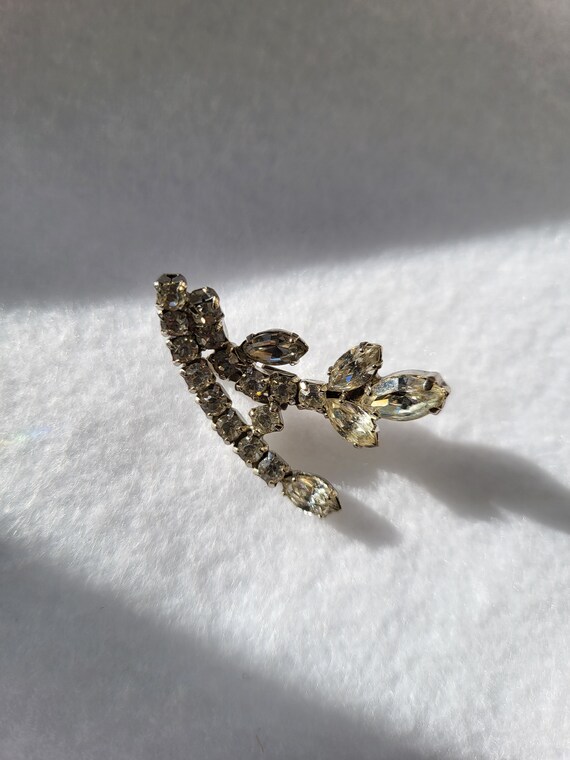La-Rel Midcentury Rhinestone Pin View 2