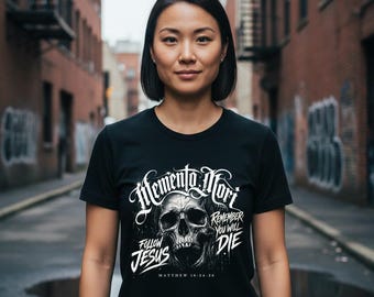 メメント・モリのスカルと「イエスに従え」Tシャツ｜ゴシック・フェイスTシャツ