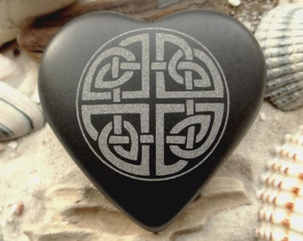 Heart Celtic Knot Engraving Stone Basalt - Fine Talisman for Fans of the Celts - Lucky Charm