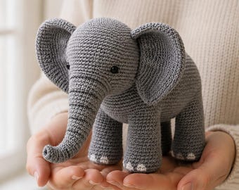 Peluche a forma di elefante all'uncinetto, giocattolo amigurumi a forma di elefante fatto a mano, animale di peluche grigio, decorazione per la cameretta a tema safari, regalo per baby shower