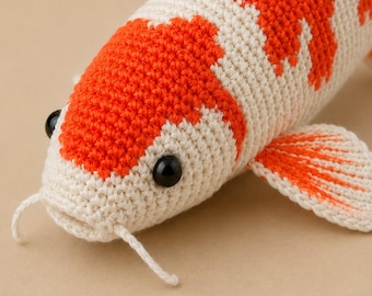 Schema PDF per realizzare un pesce koi all'uncinetto, schema amigurumi per una carpa koi, tutorial per un pesce giapponese all'uncinetto, schema per un pesce di peluche da laghetto