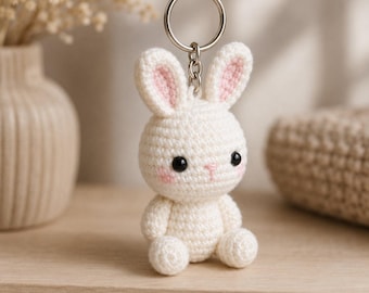 Schema per portachiavi a forma di coniglietto all'uncinetto, portachiavi amigurumi con coniglio, ciondolo a forma di coniglietto in peluche, regalo kawaii a forma di animale all'uncinetto, giocattolo fatto a mano in formato PDF