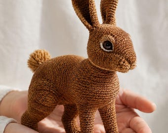Coniglietto di peluche all'uncinetto, coniglio amigurumi fatto a mano, giocattolo di peluche a forma di coniglio, decorazione con animali del bosco, regalo per la cameretta, lepre all'uncinetto