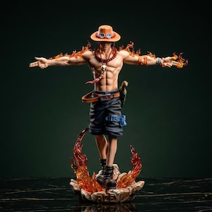 Statuetta da collezione di Ace di One Piece, 11 pollici, in posa dinamica con il pugno di fuoco di Portgas D, in PVC.