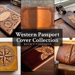 Può includere: Una collezione di sei copertine per passaporto e targhette per bagagli in pelle con disegni incisi a mano, tra cui motivi floreali, una rosa dei venti, una piuma e paesaggi montani con il testo Western Passport Cover Collection.