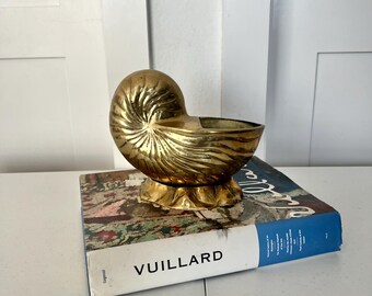 Grande jardinière vintage en forme de coquille de nautile en laiton | Décoration côtière du milieu du siècle | Cache-pot Hollywood Regency | Jardinière en métal doré