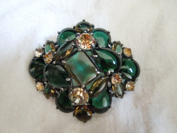 Vintage SCHIAPARELLI Emerald Green Brooch - image 1