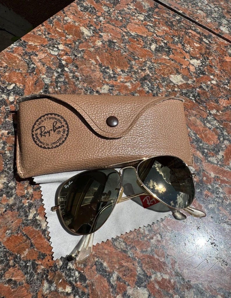 Ray-Ban Aviator Classic zonnebril met gouden metalen accenten afbeelding 9