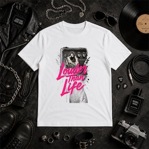 ヘビーウェイトグラフィックTシャツ、ラウダー・ザン・ライフデザイン、音楽好きのためのシャツ、ギターアンプアート、カスタマイズ可能なTシャツ、ロックバンドスタイル