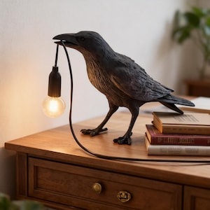 Raven Desk Lamp Matte Black – Gothic Resin Crow Table Light – Nordic Animal Accent Lamp for Bedroom Library Decor – Unique Gift