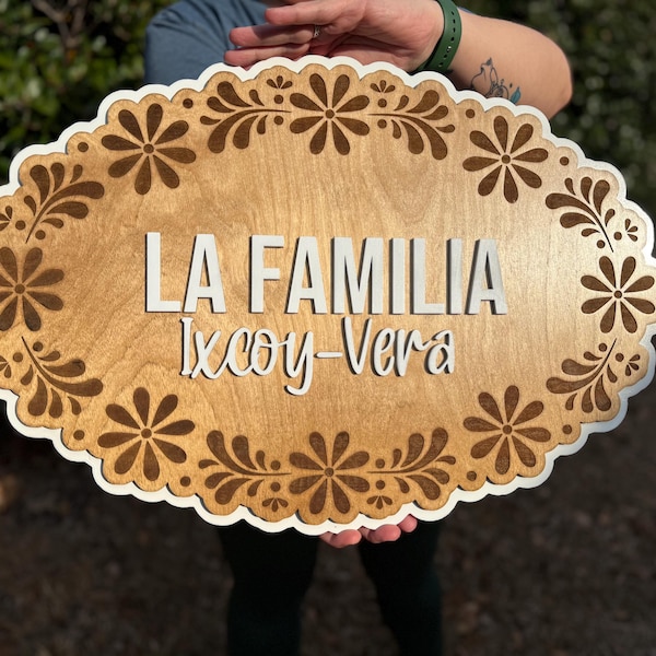 Apellido Talavera / Letrero de madera personalizado “La Familia” / Regalo de inauguración de casa / Decoración para el hogar Talavera