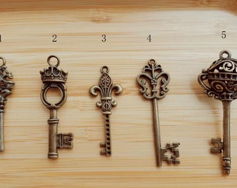 key charm pendant-5 pcs  antique bronze  plating key  pendant finding