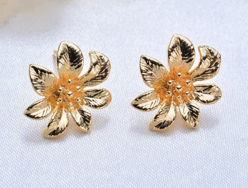Brass Ear post Gold Ear post 8 pcs stud earring finding flower ear post