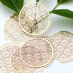 Flat Round Filigree flower jewelry findings - Brass Filigree Connectors  Setting Cab Base For DIY Jewelry Making