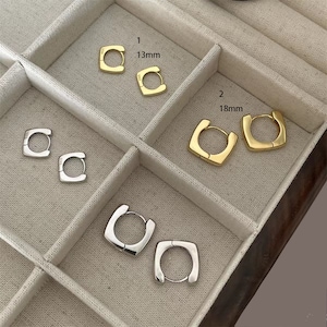 Fyrkantiga Huggie Hoops i S925 Silver, geometriska, fina örhängen för vardagsbruk med stilrena flickor