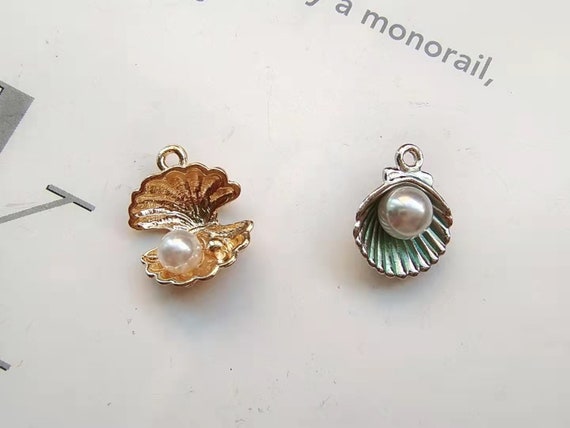 Pendentif Art Déco Ancien En Forme De Moule Avec Perle Et Coquillage, Cuivre Plaqué Or - Occasion