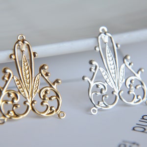 Elegant Triangle Filigree Baroque Lace Connector | Vintage Arrow Ornate Charm Necklace | Brass Stamping Jewelry Supplies