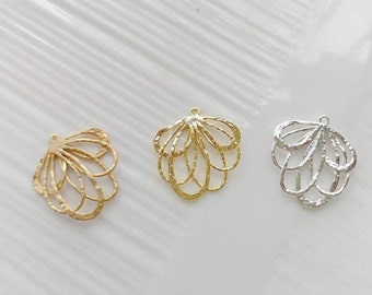 fanwise charms - Flower Connector - Flower Brass Pendant - 4pcs raw brass plating  Flower petal Pendant