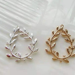 Breloques couronne d'olivier dorées et argentées - Couronne de feuilles de laurier grecques pour créations artisanales / cadeaux de mariée (4 pièces)