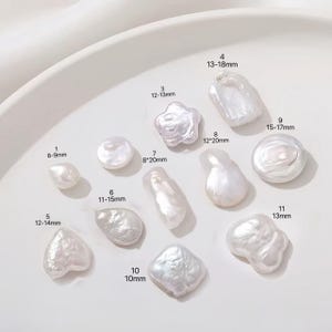 Perles de coquillage baroques irrégulières, perle de visage abstrait percée au centre, perles de coquillage blanches lustrées pour collier à faire soi-même boucle d'oreille 2 pièces