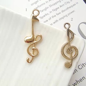 Amuleto de nota musical - Amuleto de instrumento musical - 10 peças chapeadas a ouro pingente de conector de nota musical