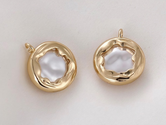 Gold Plated  Pearl Charm, Irregular Pearl Pendant, Modern Jewelry Making Supply (4pcs)