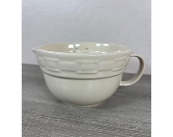 Bol de cerámica Longaberger Pottery Woven Traditions color marfil para mezclar, con boquilla para verter, 3 tazas.