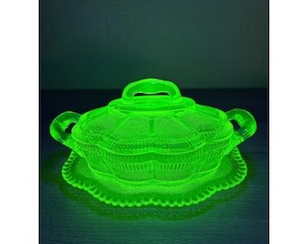Antique 1880s Bryce Brothers Lorne Vaseline Uranium Glass Lidded Butter Dish