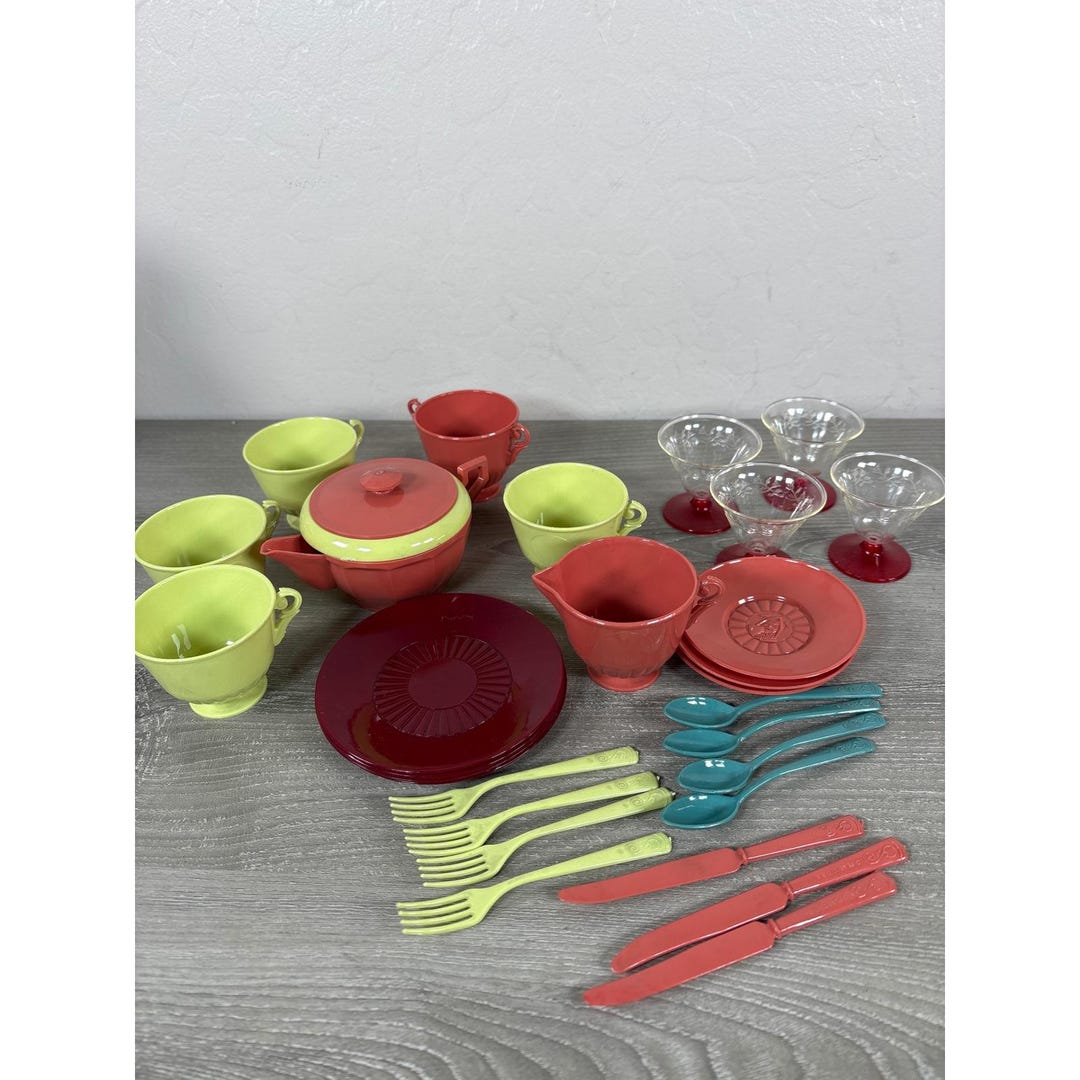 Vintage Plasco Columbia Plastic Toy Tea Set Red Green Teapot Cups ...