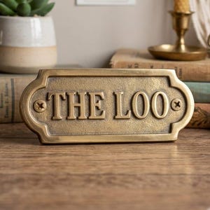 Massives Messing-Toilettenschild „The Loo“ – Antike Toilettenplakette im Vintage-Stil
