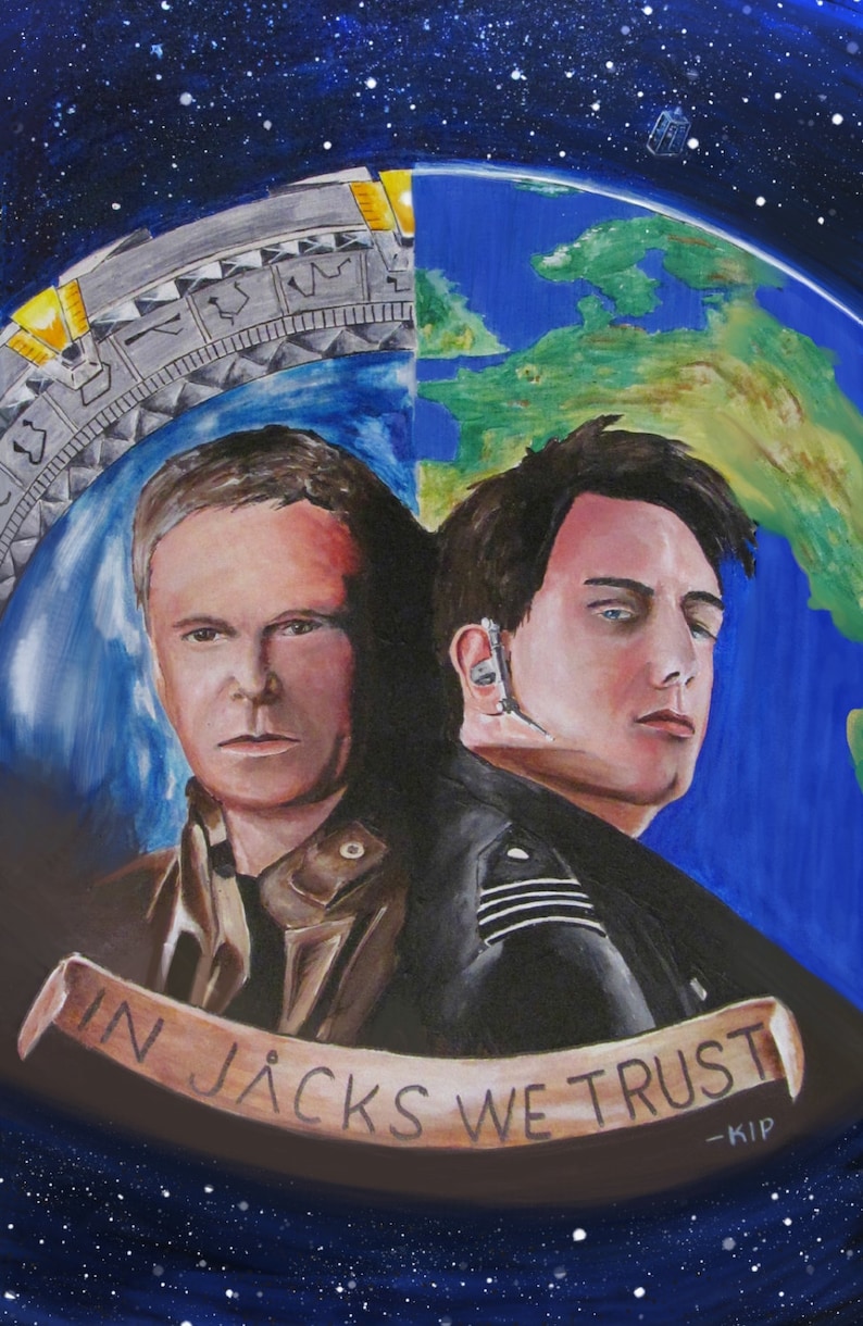 K&ouml;nnte beinhalten: Ein Gem&auml;lde von zwei M&auml;nnern, einer mit kurzen braunen Haaren und der andere mit l&auml;ngerem dunklem Haar, vor dem Hintergrund eines blauen und gr&uuml;nen Planeten mit einem Stargate im Hintergrund. Das Gem&auml;lde tr&auml;gt den Titel "In Jacks We Trust" mit der Unterschrift des K&uuml;nstlers "Kip" unter dem Titel.