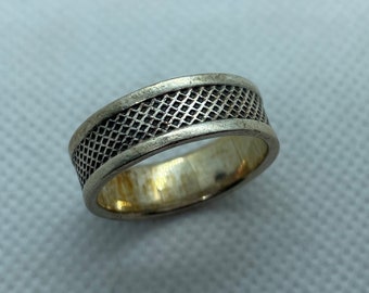 Silver Band ring, simple design.