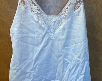 美品-ERiKOKATORi 〈nylon lace camisole〉 Bali Lace 'N Smooth Cami, Rosewood, Medium at Amazon Women's