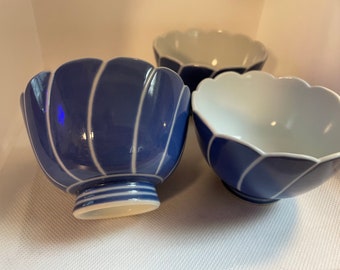 Set of three Japanese bowls.