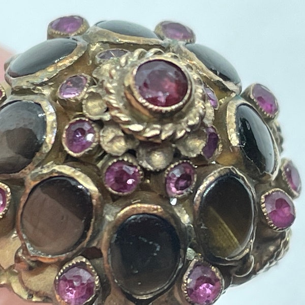 Thai Princess Harem Ring with Rubies and Black Star Saffire.