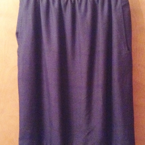Vintage, Anne Klein II Silk Navy Skirt from the 90&#39;s.