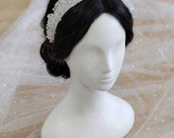 Diadema nupcial de perlas y cristales, accesorio para el cabello de boda, corona nupcial con cuentas, tocado elegante para la novia, diadema nupcial de perlas.
