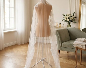 Velo de novia de encaje catedral, velo largo de novia con borde de encaje floral, elegante velo de tul suave, accesorio romántico para novias.