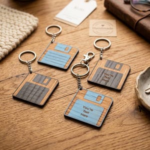 Personalised Floppy Disk Keyring - Retro IT Geek Gift, Engraved Oak Keychain, Custom Tech Nerd Present, Vintage Computer Key Fob