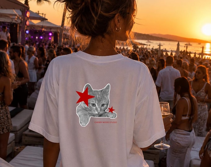 Grayscale Kitten Red Stars T-Shirt | luxe T-shirt