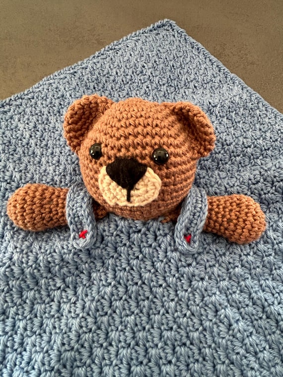 Comforter, comforter, bear