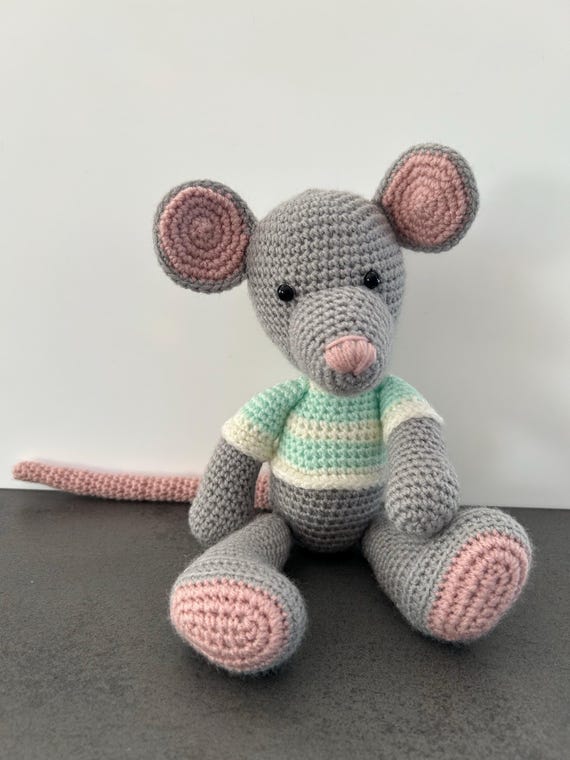 crocheted animal, mouse