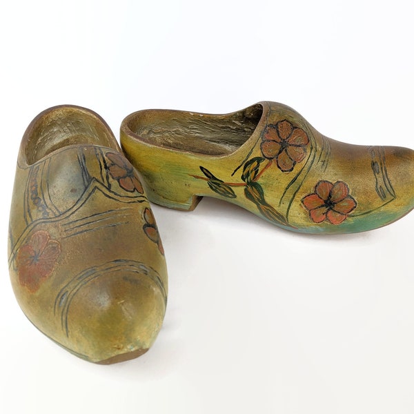 Vintage Dutch Wooden Shoes Hand Carved Hand Painted Flowers ~ Pair Holland Wood Clogs 11" Netherlands Folk Art ~ Primitive Home Decor