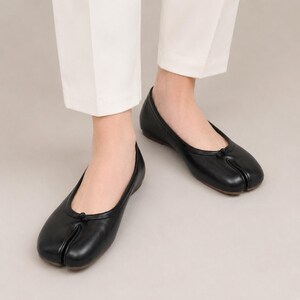 Women’s Split Toe Ballet Flats, Faux Leather Slip On Shoes, Low Heel Minimalist Footwear